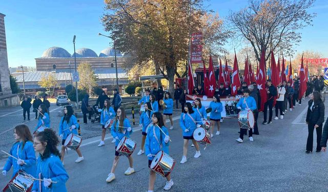 Edirne'de Öğretmenler Günü törenlerle kutlandı