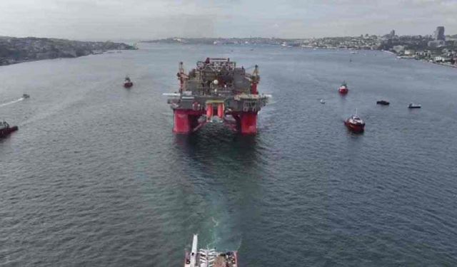 Dev sondaj gemisi geçişini tamamladı: İstanbul Boğazı gemi trafiğine yeniden açıldı