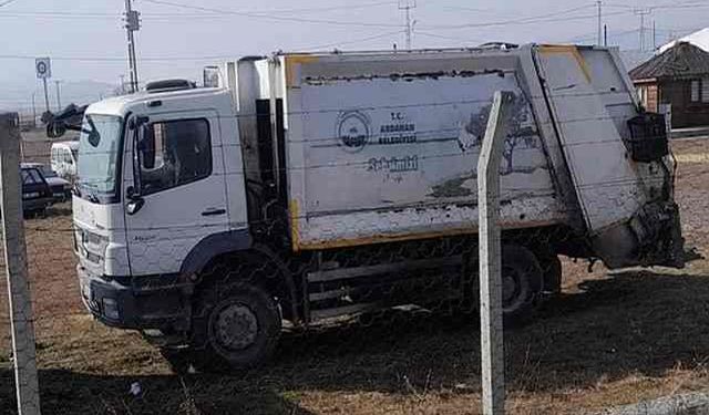 'Ardahan Belediyesinin çöp kamyonu Yediemin oto parkına çekildi' iddiası