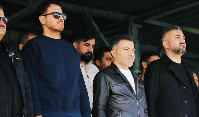 Ak Parti Van İl Başkanı Güray, Diyarbakır'da Vanspor'u yalnız bırakmadı