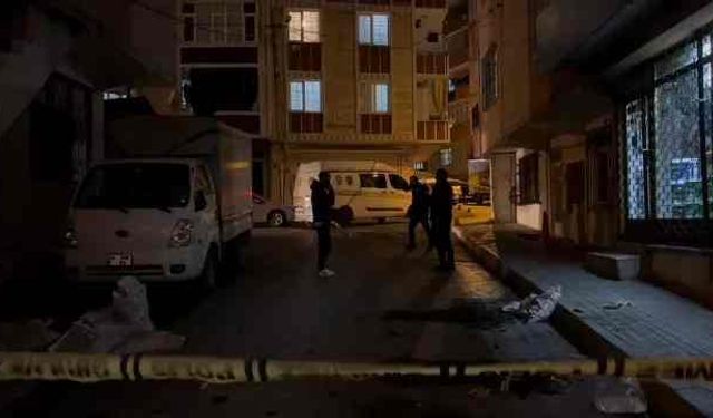 Bağcılar'da Polis Aracına EYP ve Molotoflu Saldırı