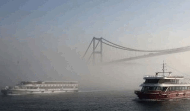 İstanbul Boğazı gemi trafiğine geçici olarak kapatıldı