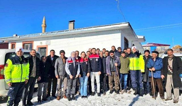 Jandarmadan Selim Büyükoluklu Köyü'nde traktör eğitimi