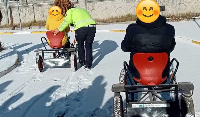 Kars'ta engelli 13 öğrenciye trafik eğitimi verildi