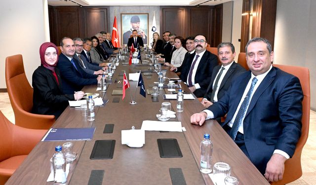 Anahtar Parti Başkanlık Divanı Suriye ve asgari ücreti değerlendirdi