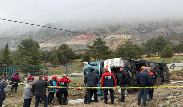 Isparta'da feci otobüs kazasında can pazarı: 1 ölü, 24 yaralı