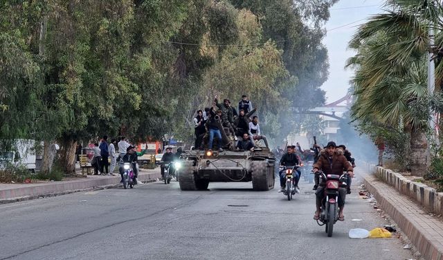 Suriye’deki Baas rejimi çöktü! Şam düştü!