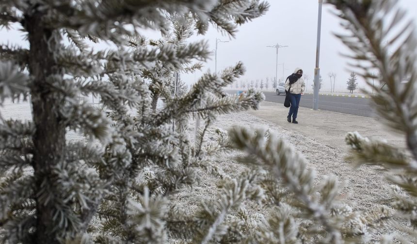 Kars’ta gece hava sıcaklığı eksi 18 derece olarak ölçüldü