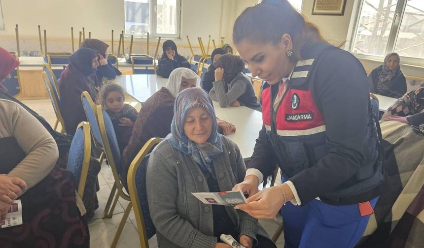 Kars jandarmasından 'Aile İçi Şiddet ve Erken Yaşta Zorla Evlilik' eğitimi