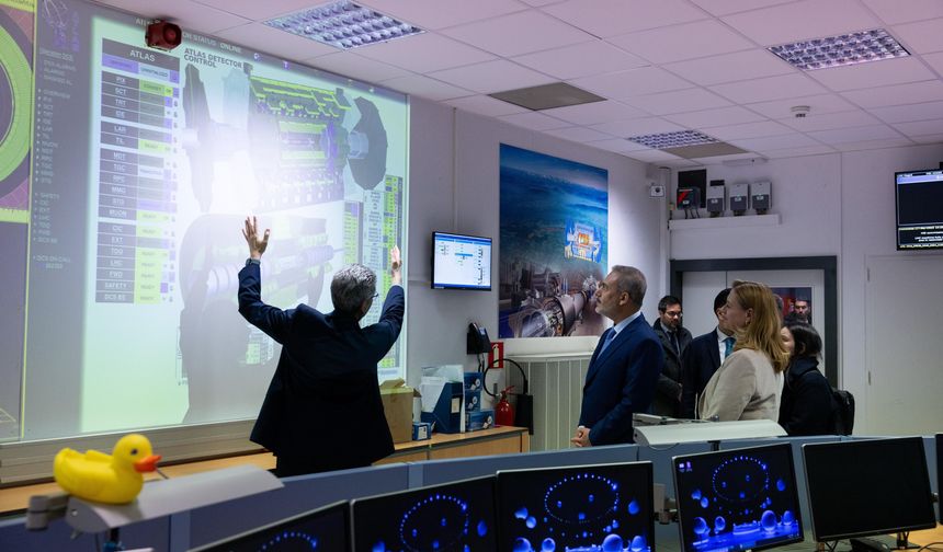 Bakan Hakan Fidan CERN'i ziyaret etti