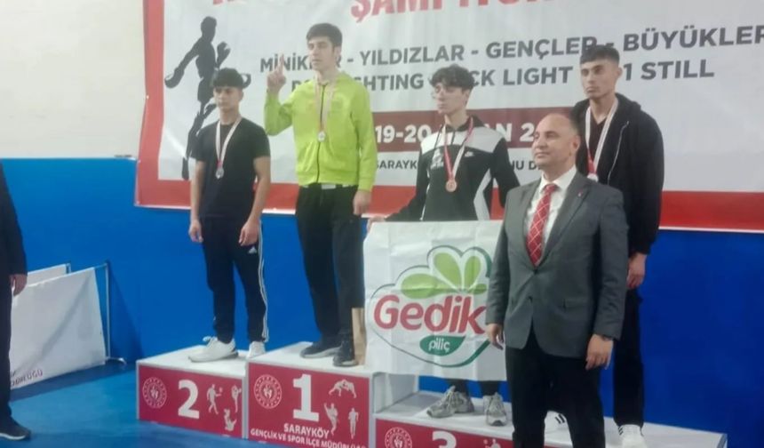 Burdur kick boksçuları 8 madalya ile döndü