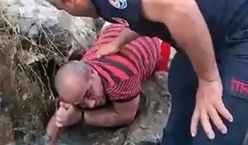 Kolu sıkışan vatandaş itfaiye ekiplerince kurtarıldı