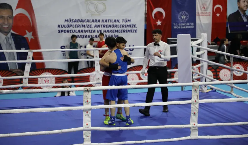 Ağrı'da 'İsmet Sarı Genç Erkekler Türkiye Ferdi Boks Şampiyonası' başladı!
