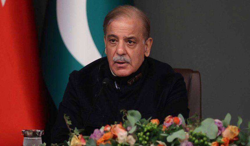 Pakistan Başbakanı Şerif: “Hindistan’a karşı tarihi bir zafer kazandık”