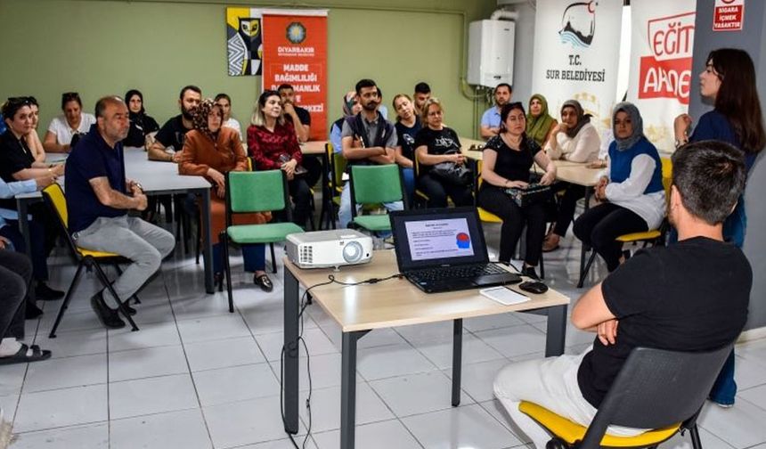 Sur Belediyesi personeline farkındalık eğitimi verildi