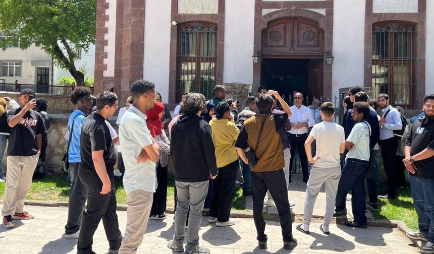 Bilecik'te uluslararası öğrencilerden tarihi ve kültürel keşif