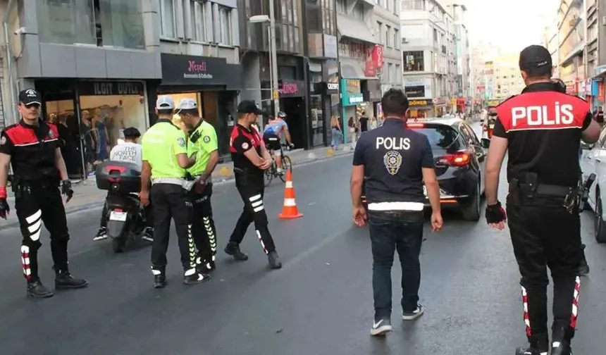 “Huzur İstanbul” uygulamasında geniş çaplı operasyon: 975 gözaltı