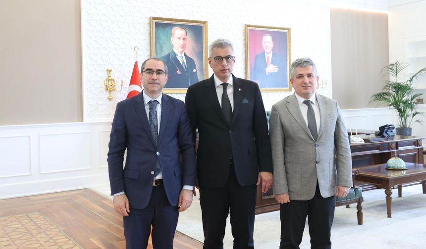 Rize İl Sağlık Müdürü Demiral’dan Bakan Memişoğlu’na ziyaret