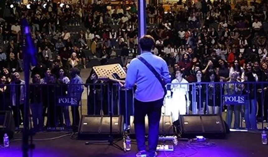 Denizli’de Gençlik Konserleri ile bayram coşkusu