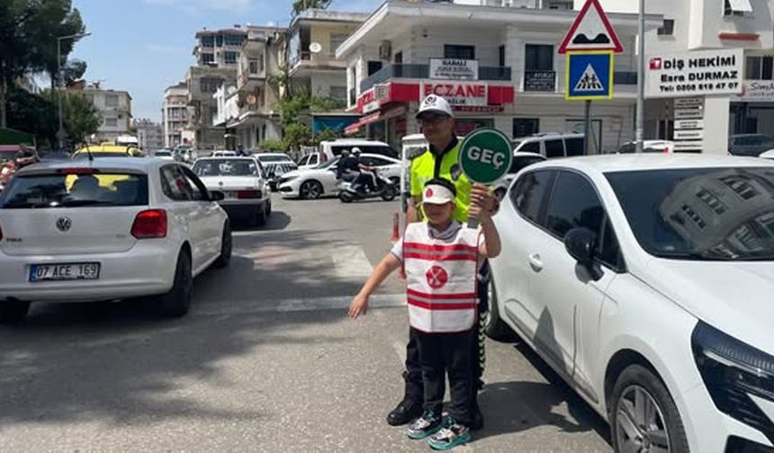 Antalya’da miniklere trafik bilinci aşılandı