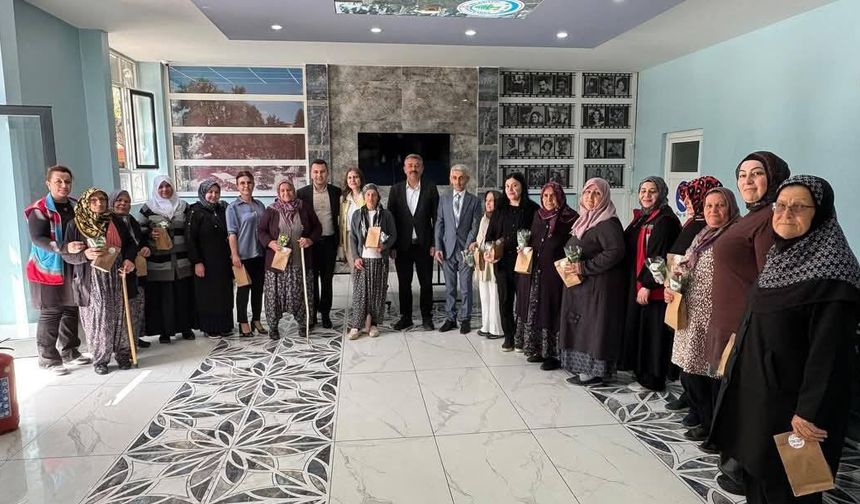 Isparta'da şehit anneleri onuruna Anneler Günü kahvaltısı düzenlendi