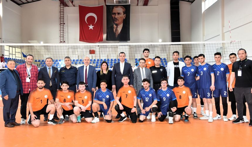 Şalpazarı Meslek Yüksek Okulu finalde