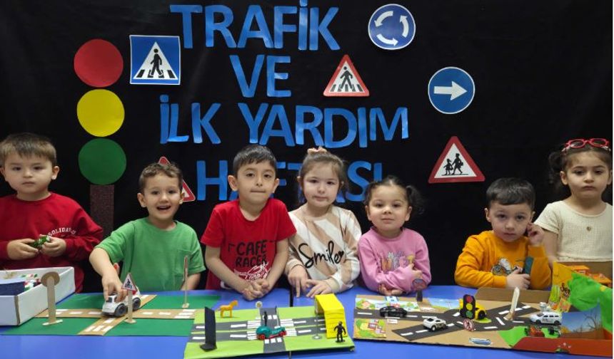 Kocaeli'de çocuklar trafik kurallarını eğlenerek öğrendiler