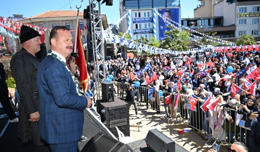 Ağıralioğlu Giresun'dan seslendi: Terörsüz Türkiye tamam teröristle müzakereye tamam değil