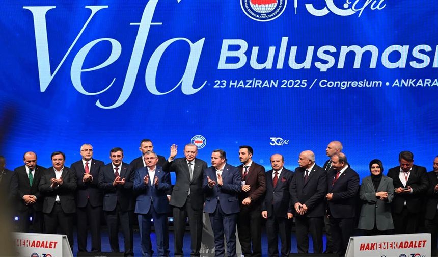 Erdoğan’dan Memur-Sen'e övgü: Milletin ve demokrasinin yanında saf tuttunuz