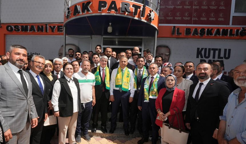 Bakan Ali Yerlikaya Osmaniye’de AK Parti teşkilatıyla buluştu