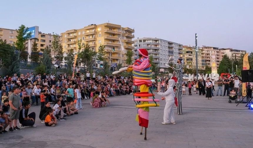Diyarbakır 2. Gezici Çocuk Tiyatro Günleri sona erdi