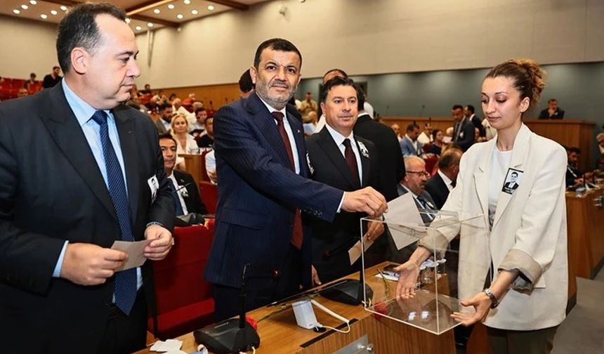 Ege Belediyeler Birliği'nin yeni Başkanı Bülent Nuri Çavuşoğlu