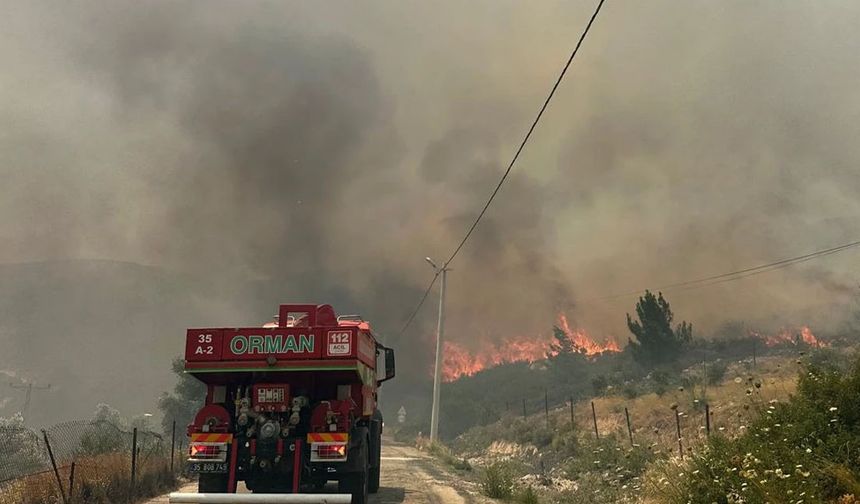İzmir Karaburun’da yangın alarmı! Alevlerle mücadele sürüyor