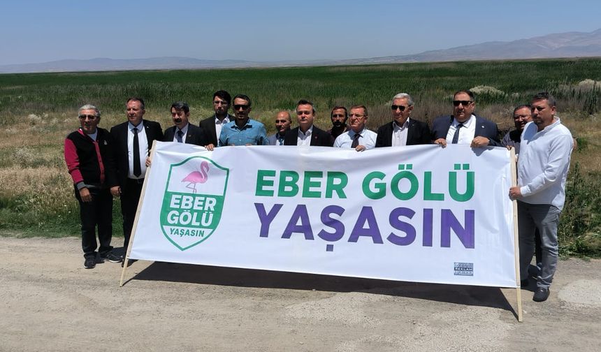 Afyonkarahisar’da siyasi partiler “Eber Gölü” için tek yürek oldu