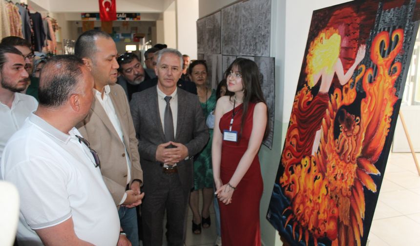 Çay'da karma el sanatları sergisi açıldı