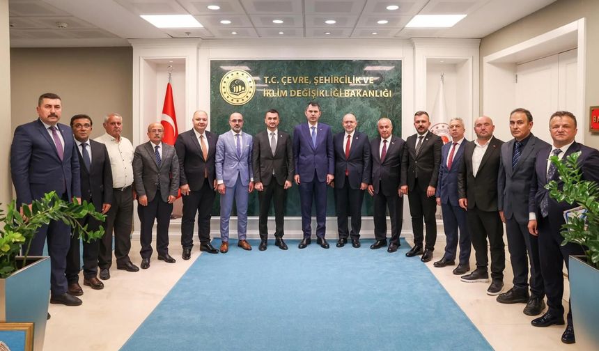 AK Parti Burdur heyetinden Bakan Kurum’a ziyaret