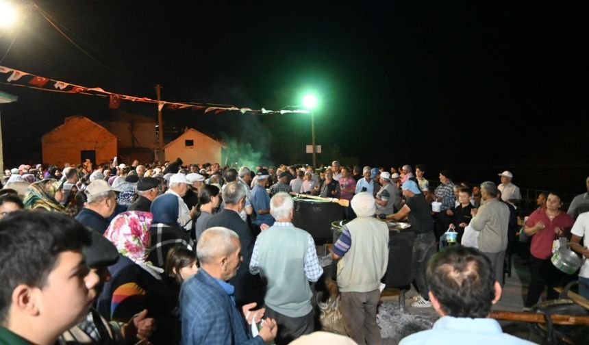 Çay Belediyesi tarafından "Aşure Gecesi" düzenlendi.