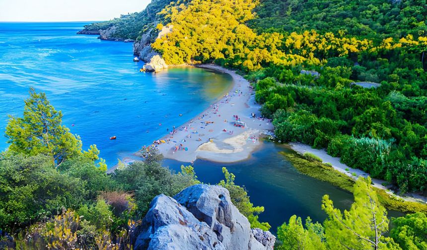 Antalya temmuzda rekor kırdı: Günlük ziyaretçi sayısında zirveye yaklaştı