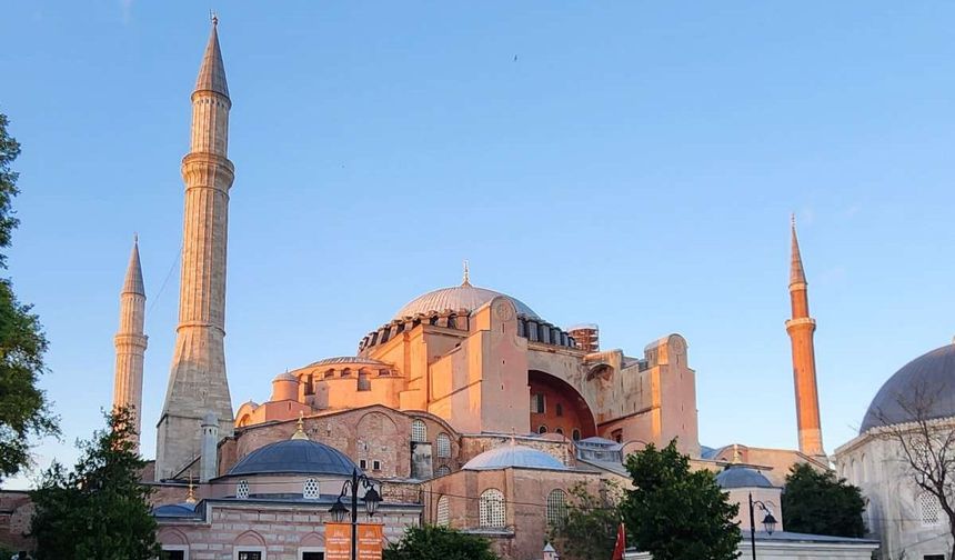 Fethin sembolü Ayasofya Camii'nin ibadete açılmasının 5'inci yıl dönümü