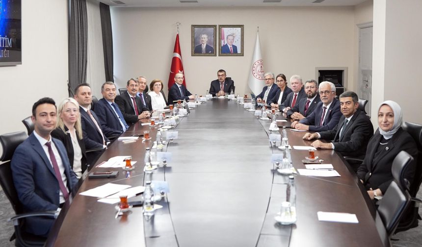 Bakan Tekin, Eğitim ve Öğretim Politikaları Kurulu üyeleriyle bir araya geldi