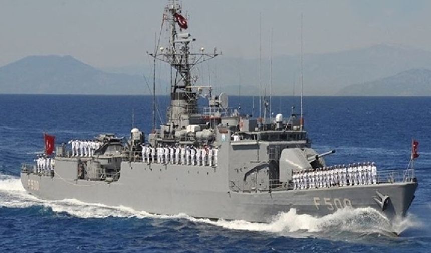 Türk savaş gemileri KKTC’de ziyarete açılıyor