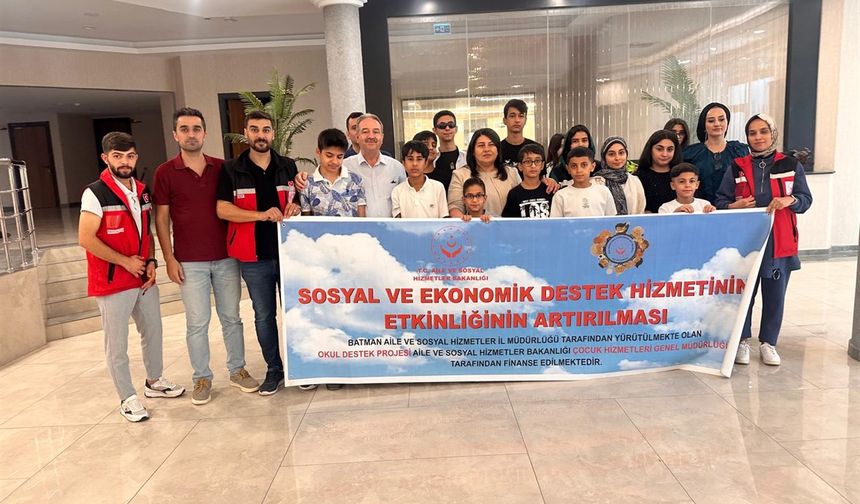 Batman'da Okul Destek Projesinden faydalanan öğrenciler yemekte buluştu