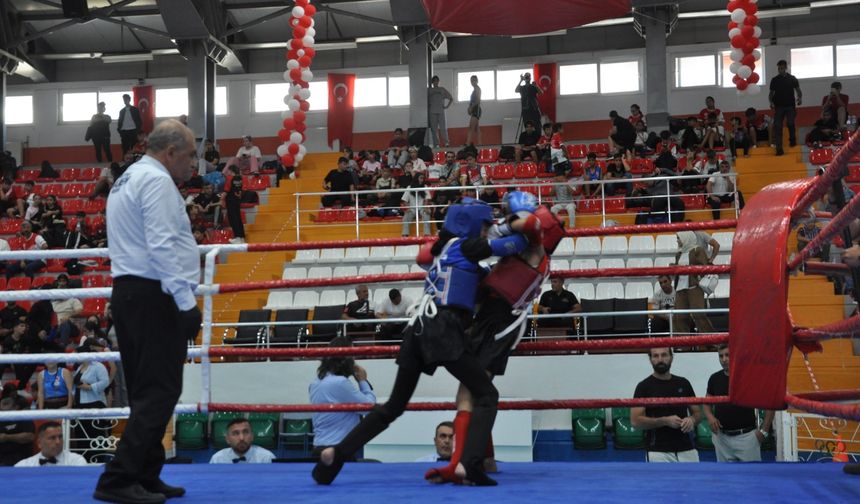 Çocuklar Türkiye Muaythai Şampiyonası, Kars’ta büyük bir heyecanla devam ediyor