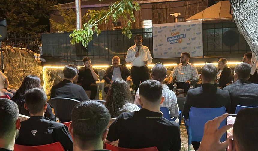 Milletvekili Adem Çalkın, Kars’ta gençlik buluşmasında gençlerle bir araya geldi