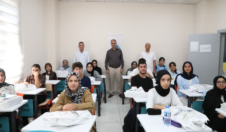 Başkan Mehmet Kuş’tan üniversite adaylarına destek sözü verdi