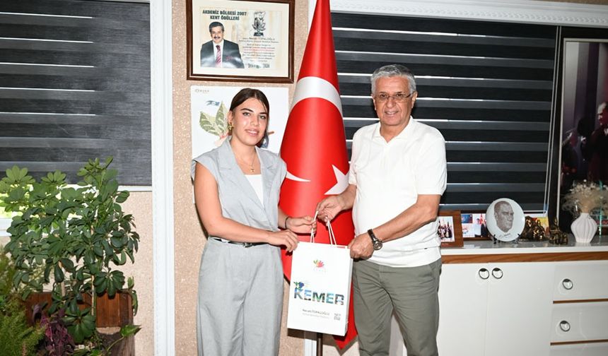Sıla Bakır’dan Başkan Topaloğlu’na teşekkür ziyareti