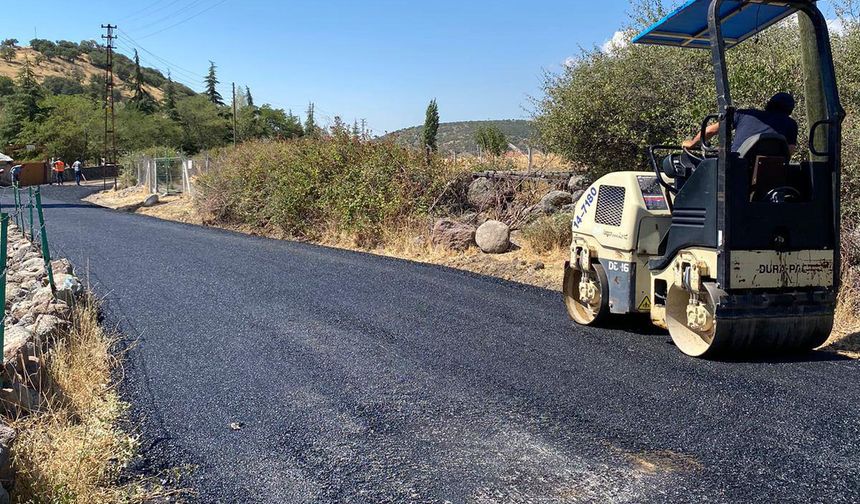 Ankara Güdül’de yol bakım ve asfalt çalışmaları sürüyor
