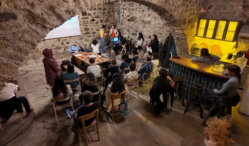 Avrupa Miras Gönüllüleri'nin ilk Türkiye projesi Mudurnu'da gerçekleştirildi