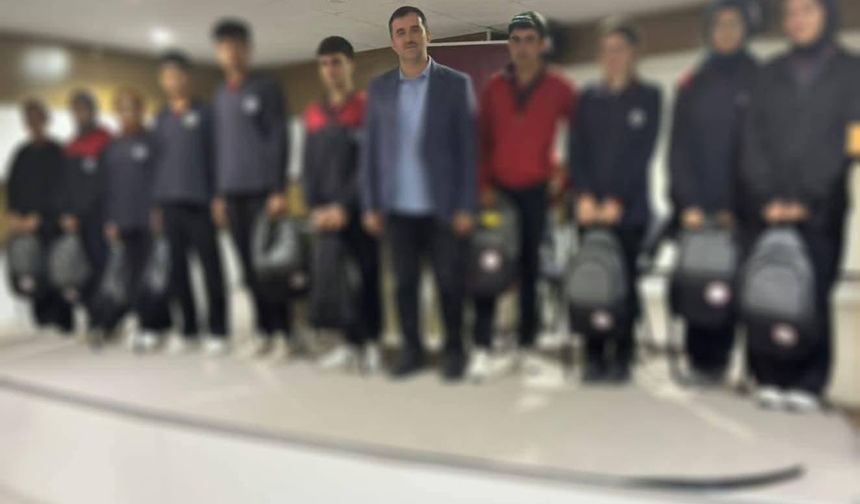 Kars ÖNDER'den İmam Hatip öğrencilerine büyük destek