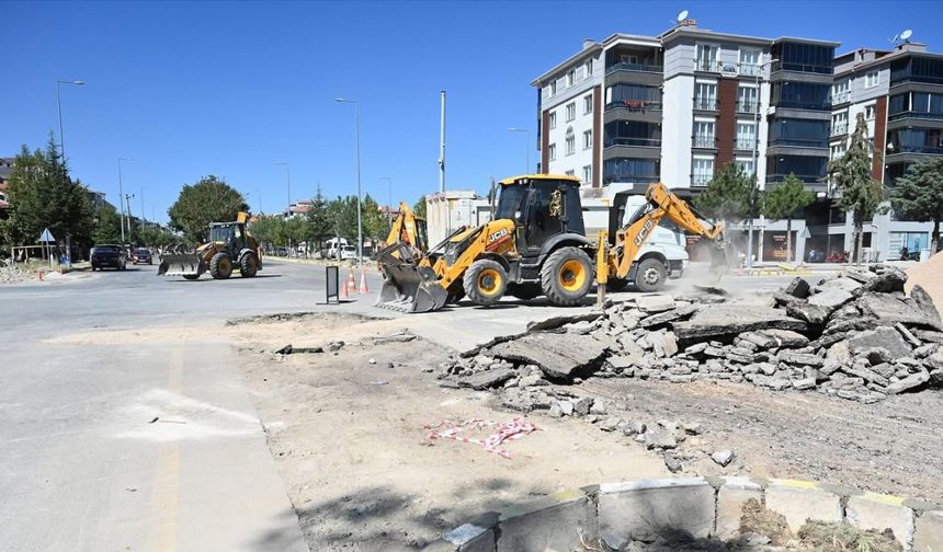 Isparta'da 230 ve 234 cadde kesişimine akıllı modern dönel kavşak yapılıyor